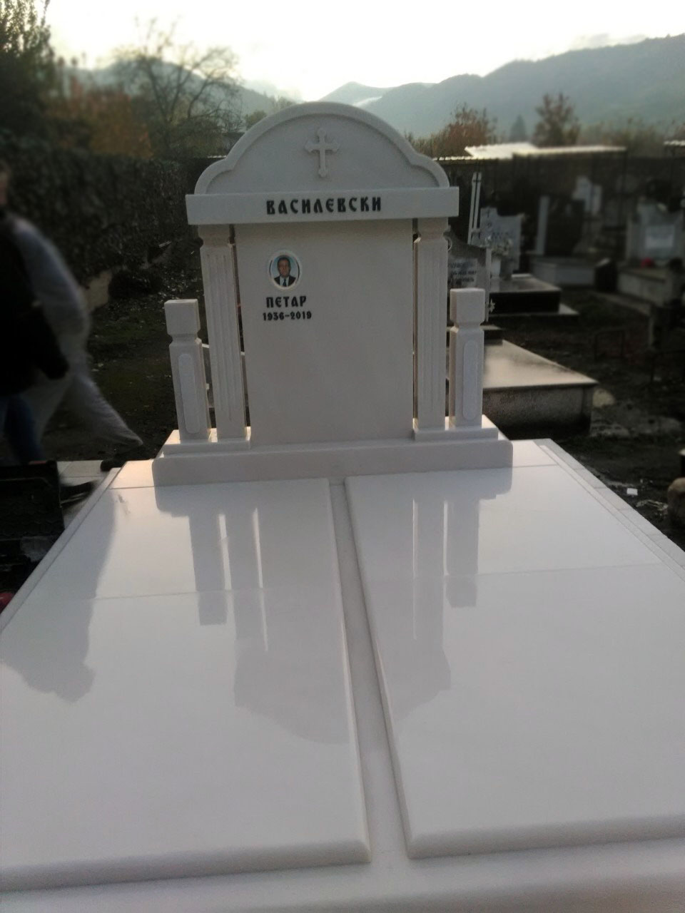 Надгробни Споменици од мермер и гранит